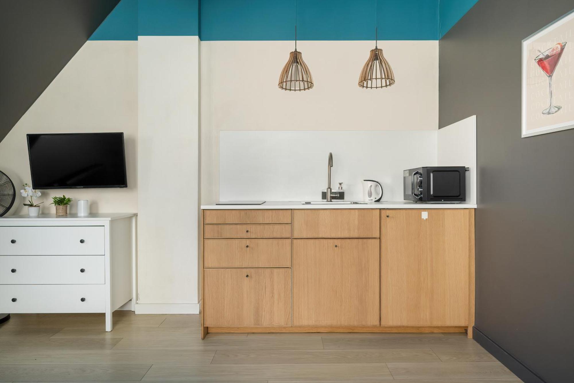 Modern Near Old Town By Renters Apartment