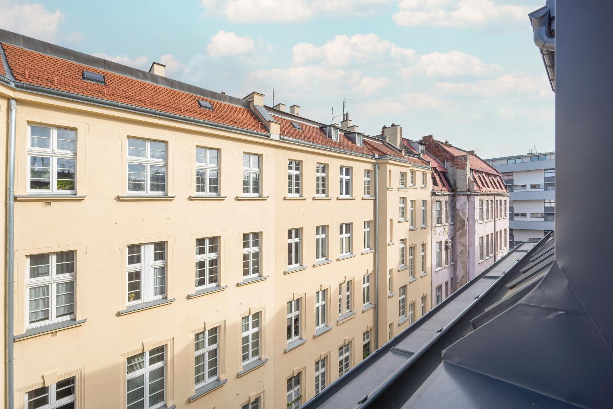 Modern Near Old Town By Renters Apartment *